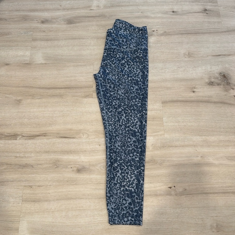 Sage Gray Chettah Print Leggings!